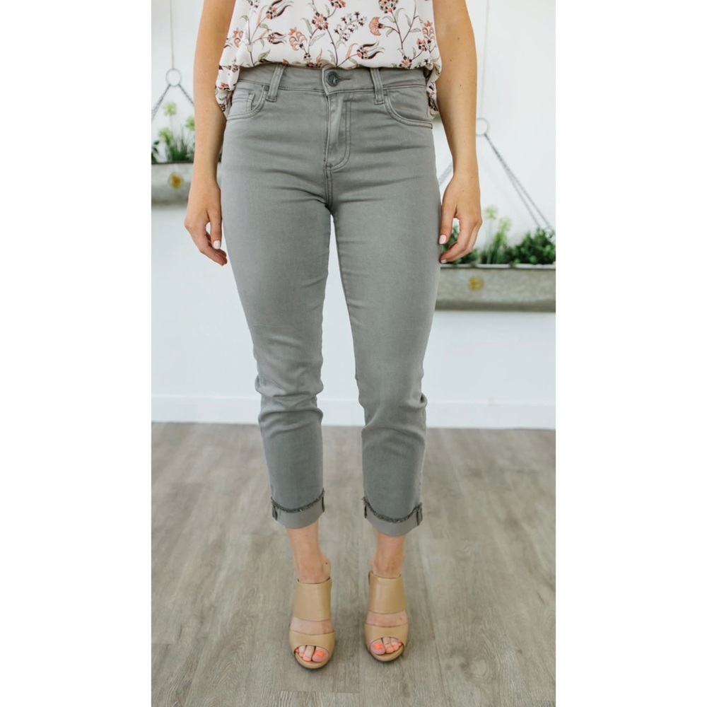 Kut from the Kloth Amy Crop Straight Leg Jeans